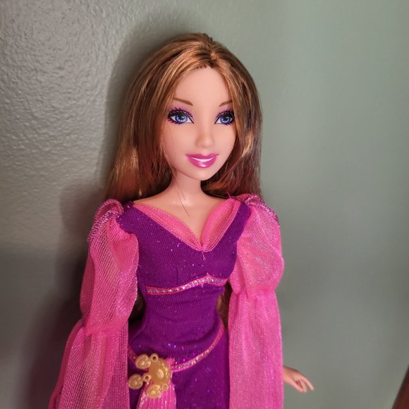 Diamond Castle Princess Barbie doll - Picture 2 of 3